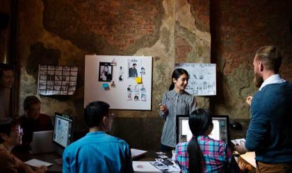 Rahasia Storytelling Bisnis: Cara Mengubah Kisah Jadi Mesin Penjualan